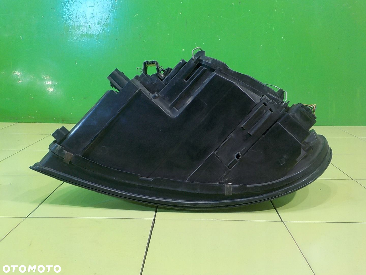 VOLVO C70 II 2.4 B AUT 07r 2D lampa prawa przod 31283042 - 5