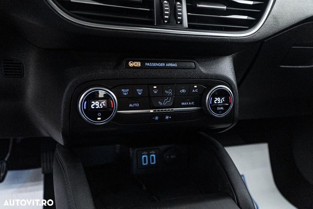 Ford Focus 1.5 EcoBlue Start-Stopp-System Aut. TITANIUM - 11