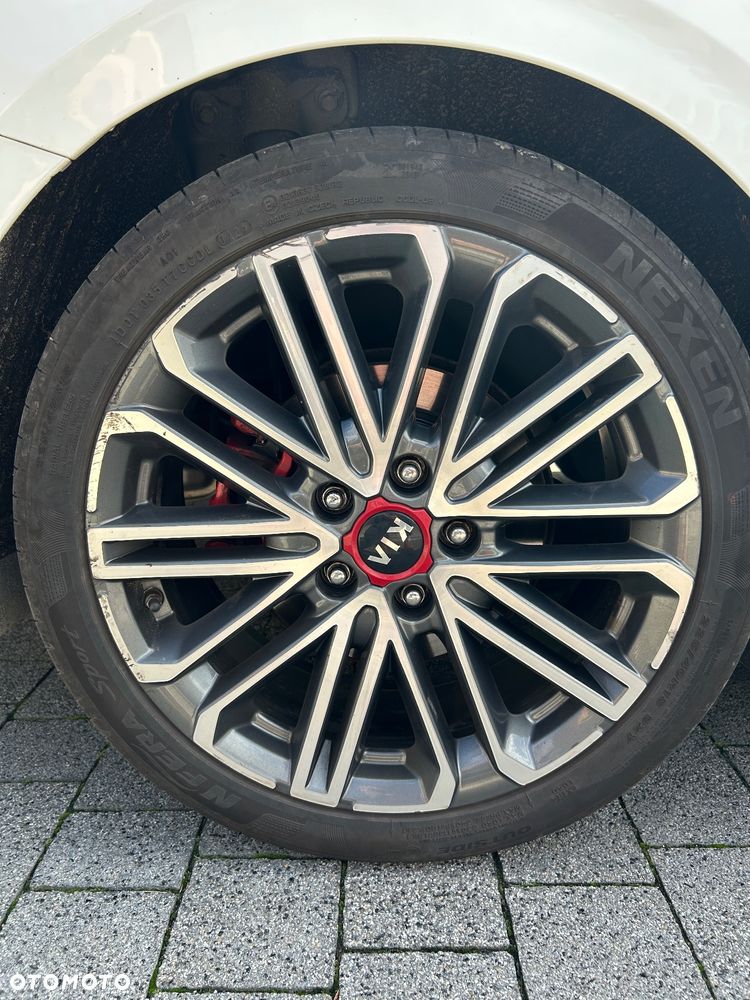 Kia ProCeed 1.6 T-GDI GT DCT - 19