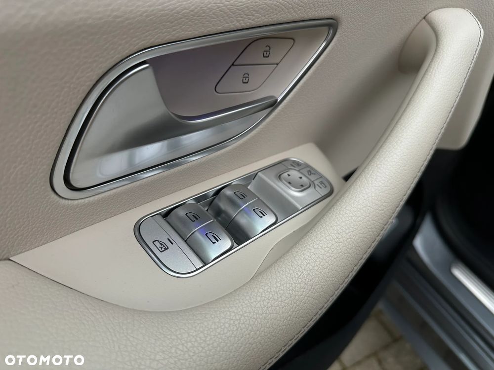 Mercedes-Benz GLE 300 d 4-Matic Premium - 18
