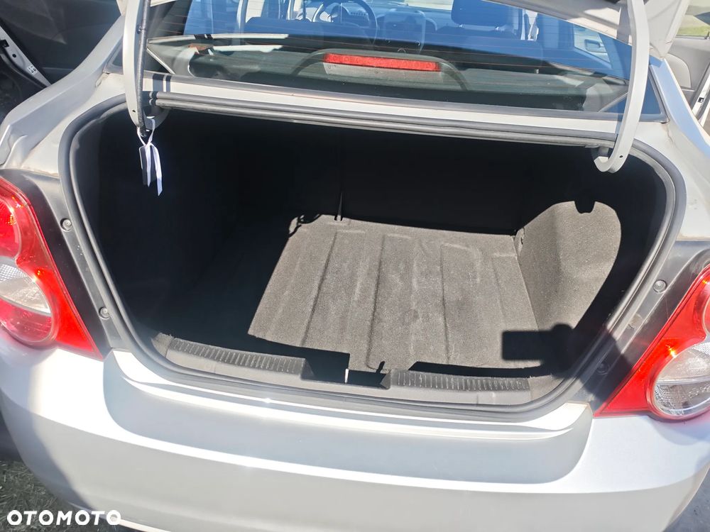 Chevrolet Aveo 1.4 16V LS - 28