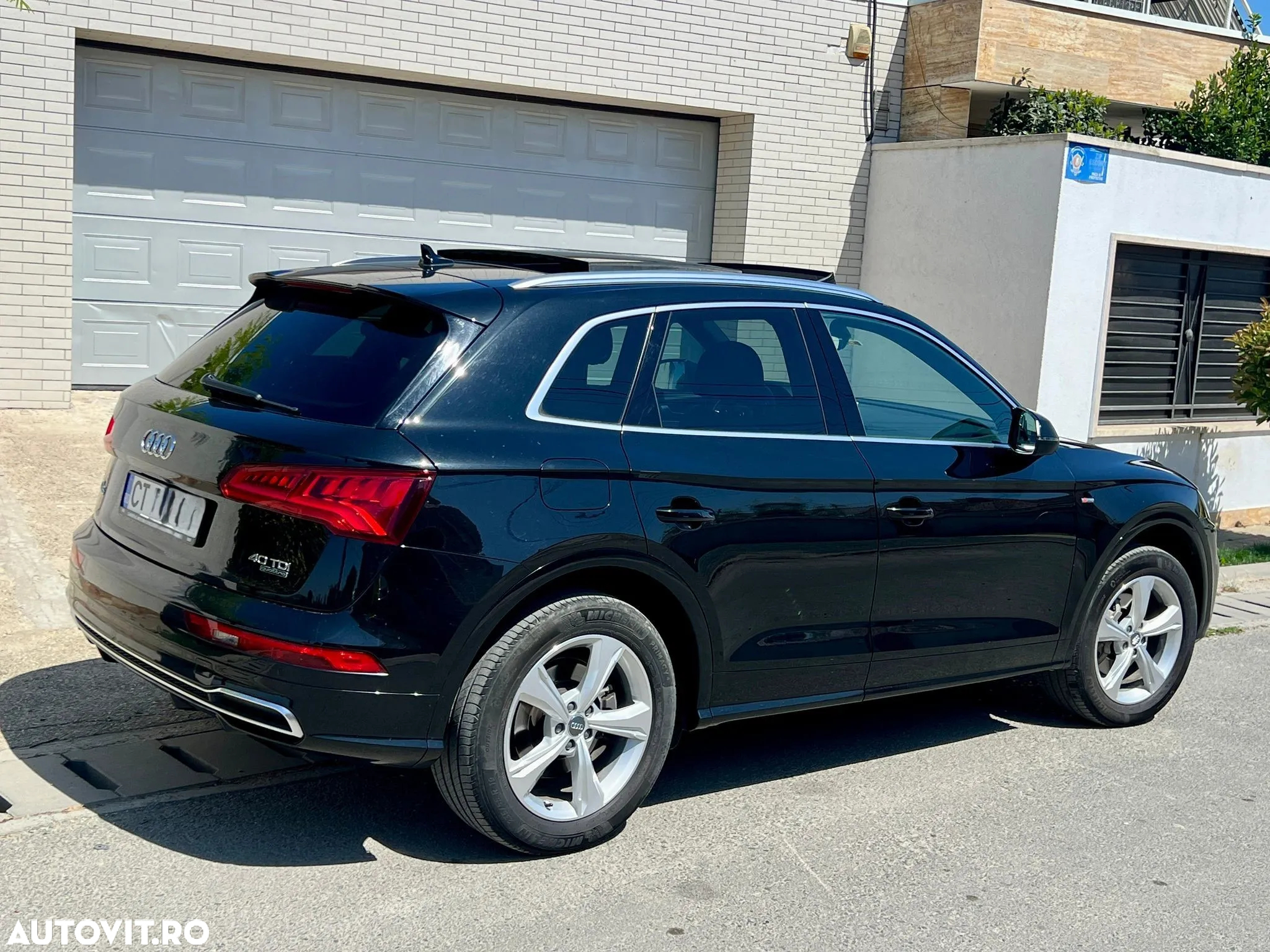 Audi Q5 2.0 40 TDI quattro S tronic Design - 6