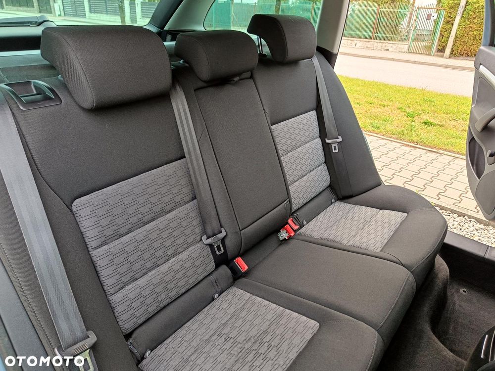 Skoda Octavia 1.6 Combi Ambiente - 27