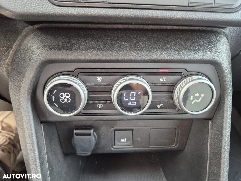 Dacia Sandero TCe 90 CVT Journey - 11
