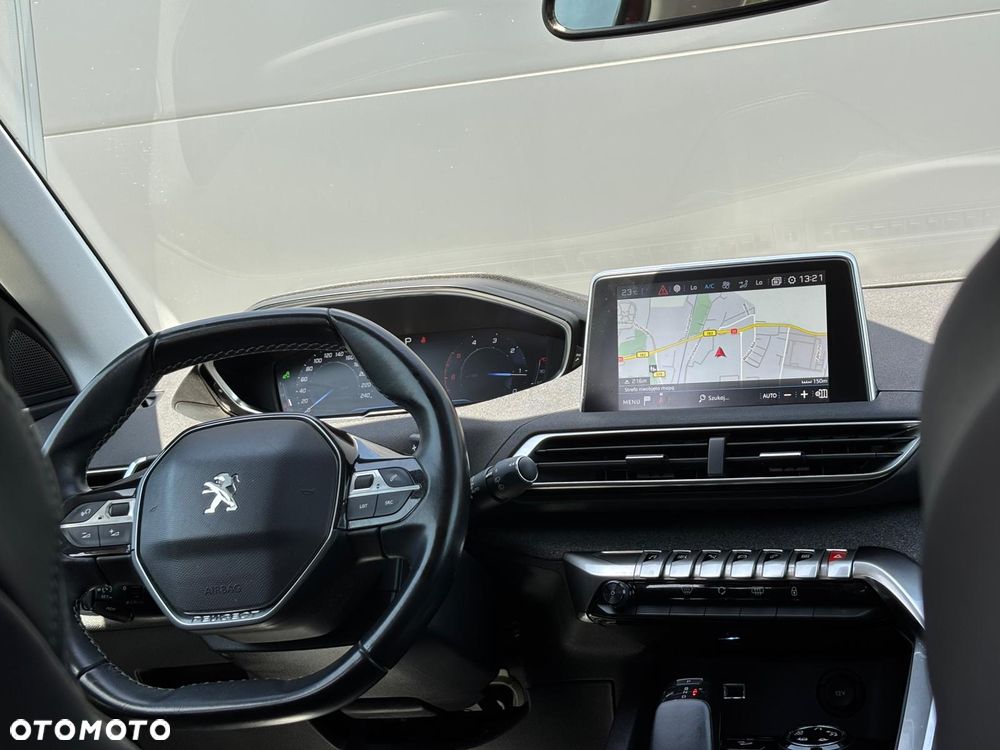 Peugeot 3008 1.5 BlueHDi Road Trip S&S EAT8 - 27