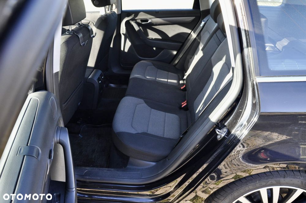 Volkswagen Passat Variant 1.8 TSI Comfortline - 16