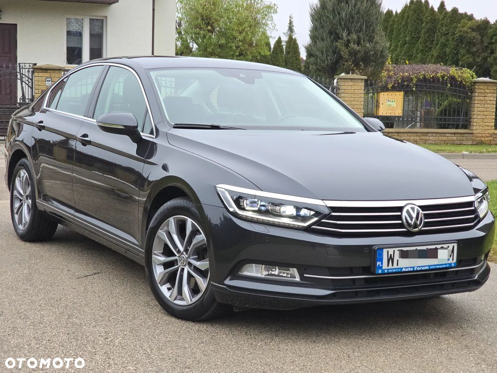 Volkswagen Passat - 1