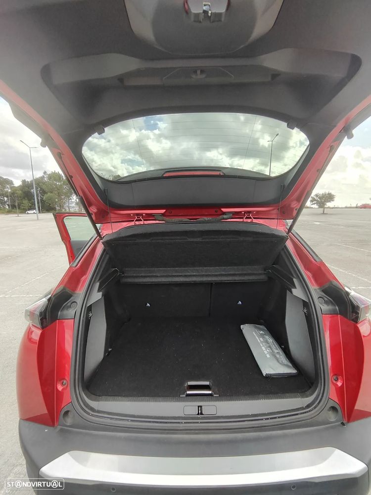 Peugeot e-2008 50 kWh GT Line - 4