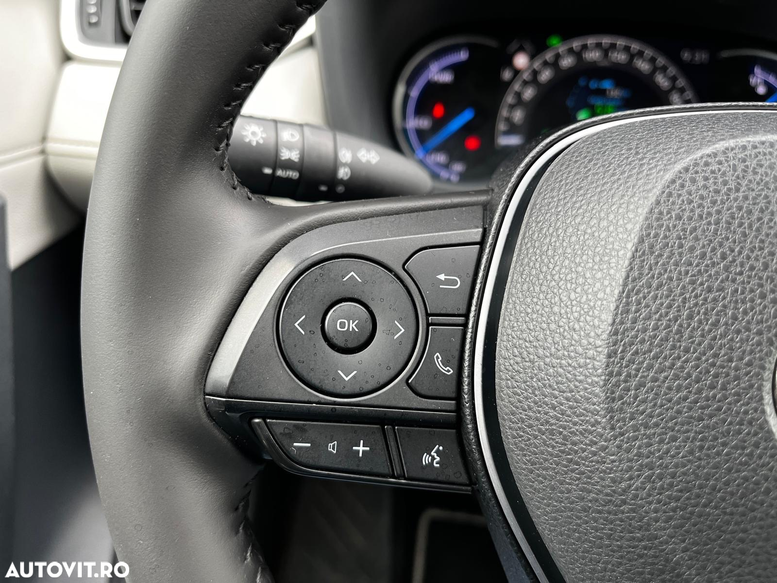 Toyota RAV4 2.5 4x4 Hybrid Lounge - 10