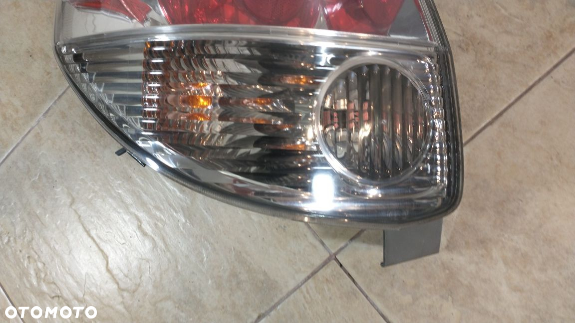 Toyota Matrix lampa lewa tył XR wysyłka - 2