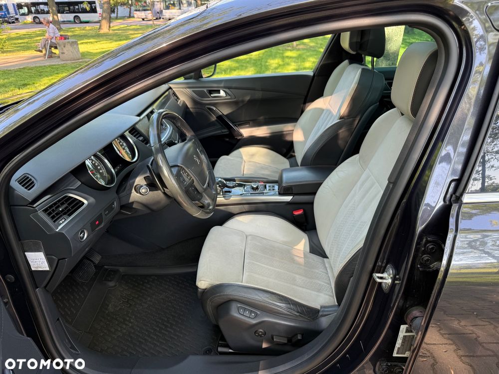 Peugeot 508 RXH Hybrid4 - 21