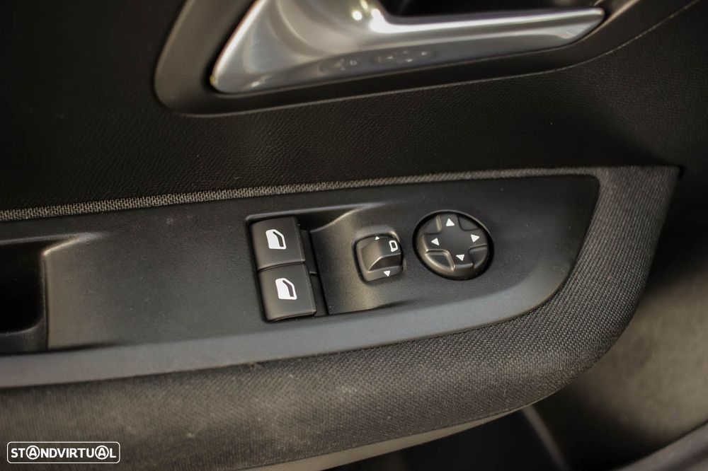 Peugeot e-208 50 kWh Active Pack - 10