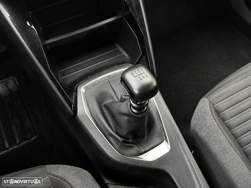 Peugeot 2008 1.2 Style - 13