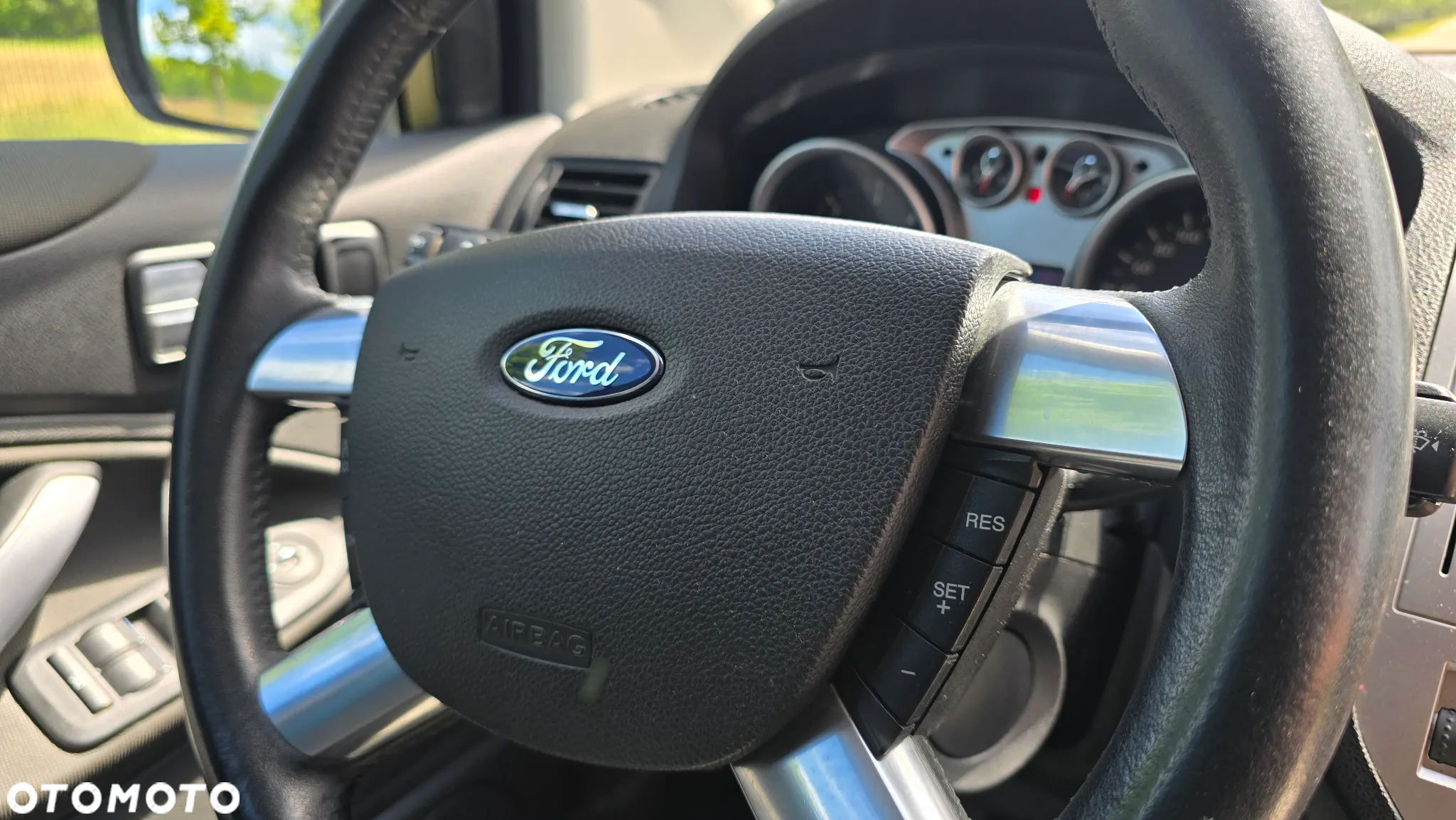 Ford Kuga - 27