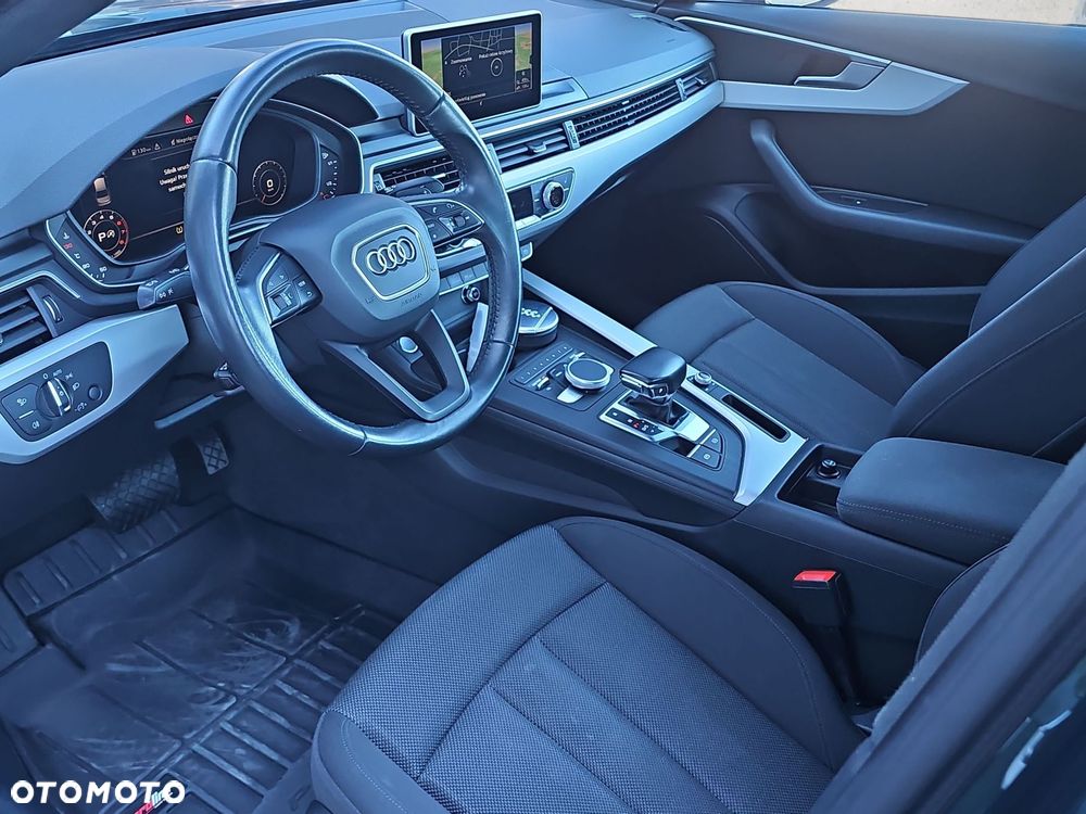 Audi A4 Limousine - 11