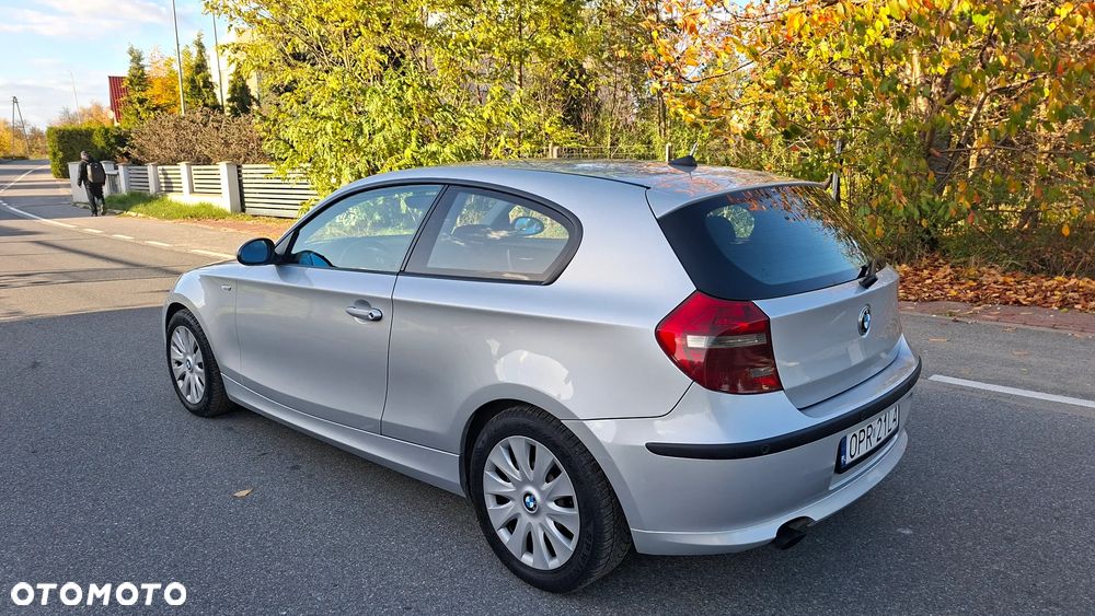 BMW Seria 1 2008 photo 4