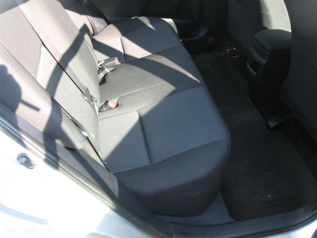 Toyota Corolla 1.4 D-4D Active EU6 - 18