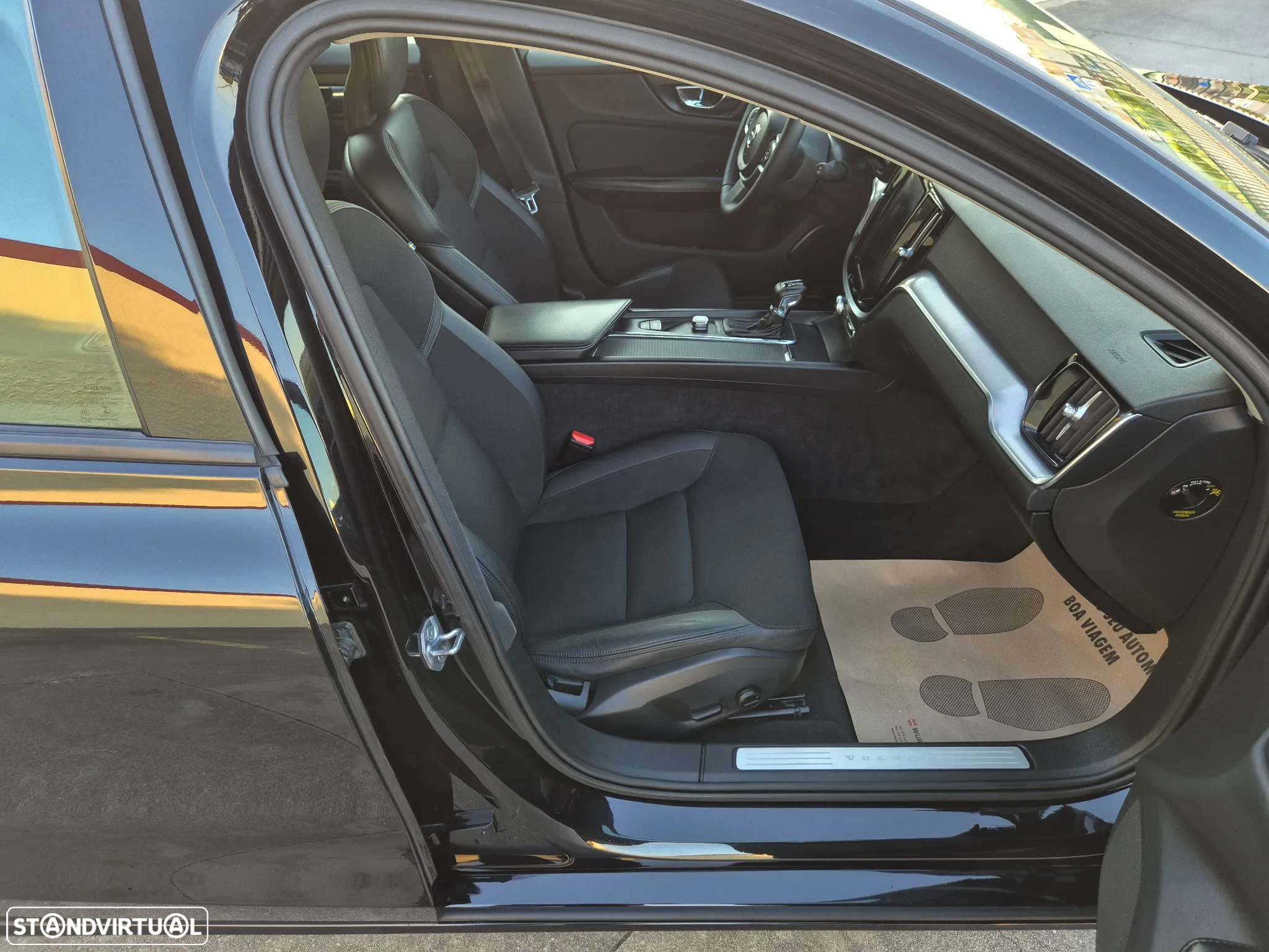 Volvo V60 2.0 D3 Momentum Plus Geartronic - 43