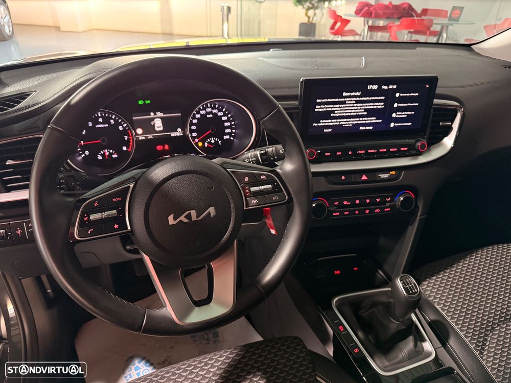 Kia XCeed - 10
