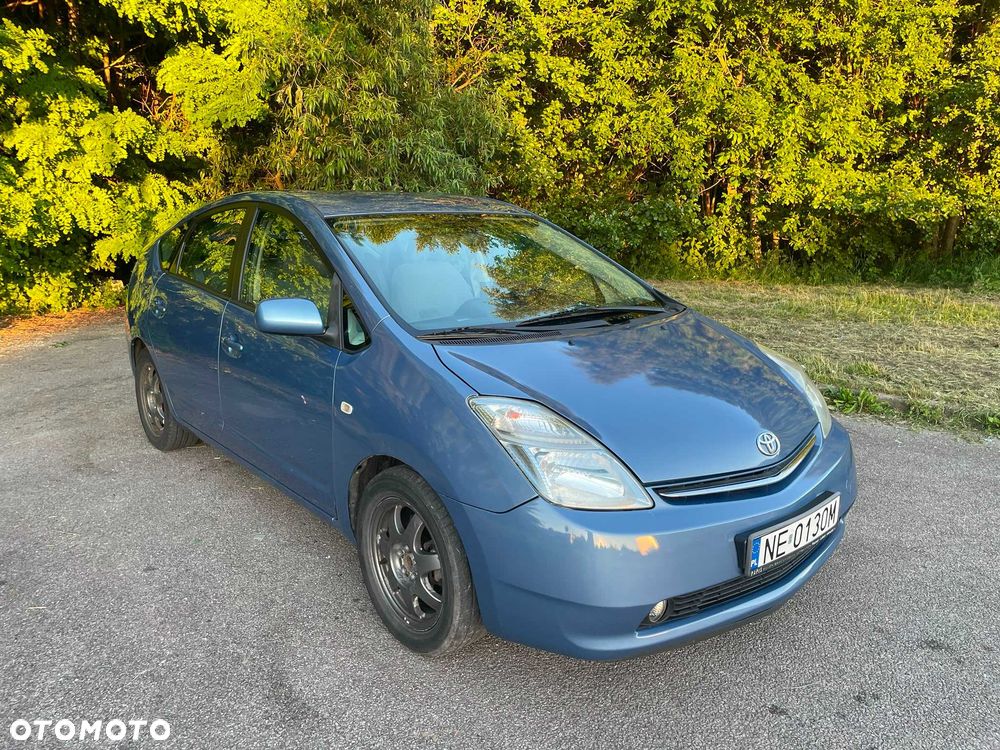 Toyota Prius - 4