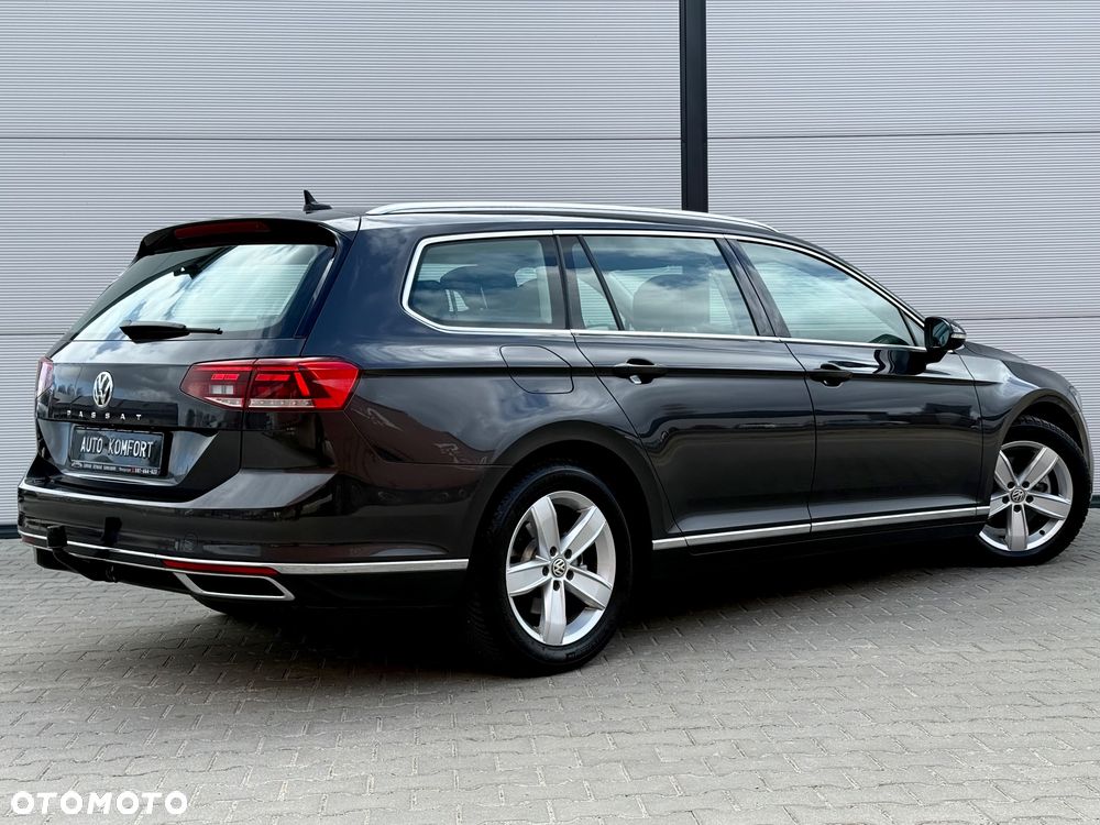 Volkswagen Passat Variant 2.0 TDI SCR DSG BlueMotion Highline - 10