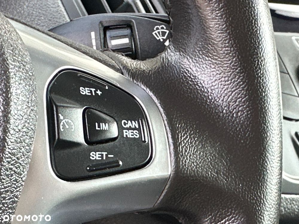 Ford Tourneo Courier 1.5 TDCi S&S Ambiente - 38