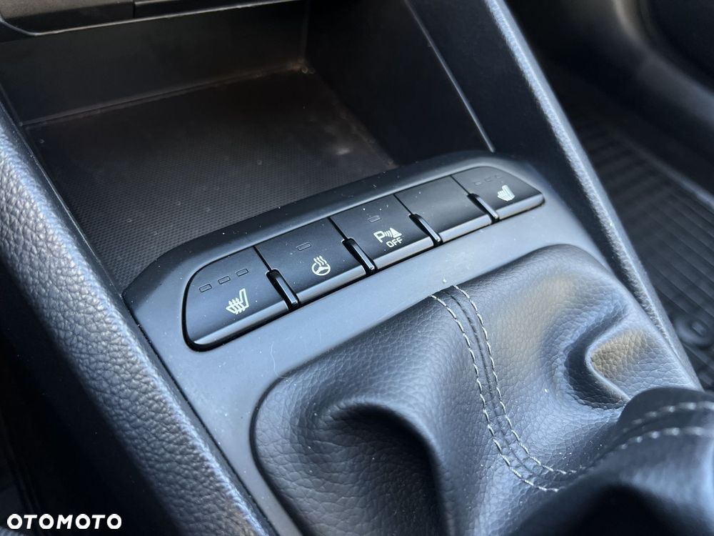 Kia Stonic 1.2 L - 19
