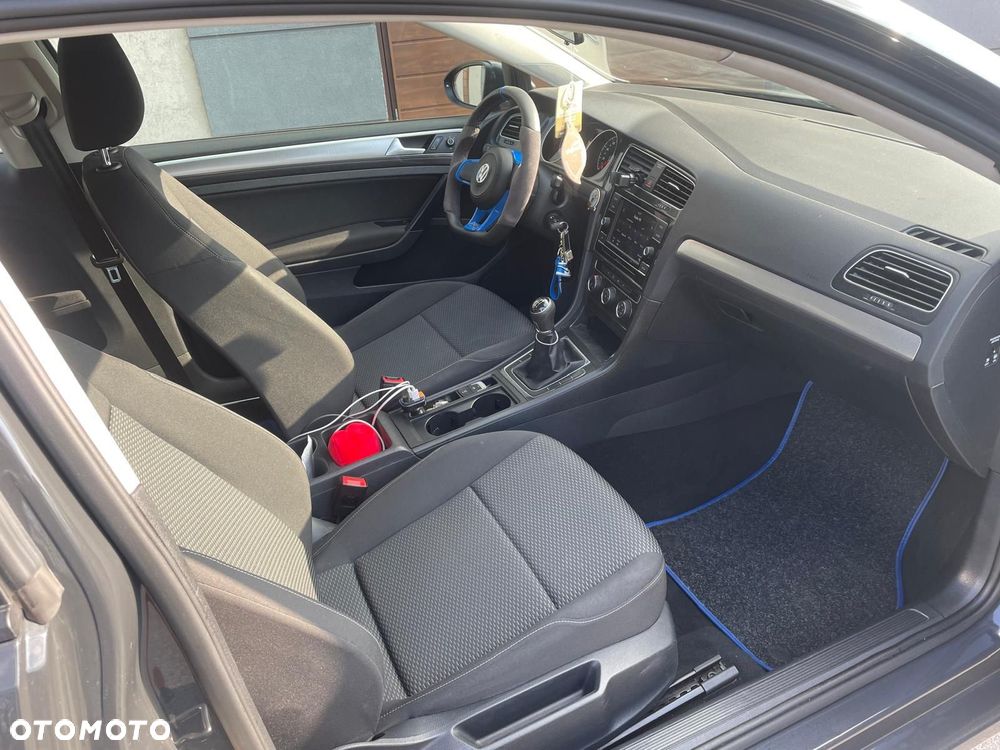 Volkswagen Golf - 15