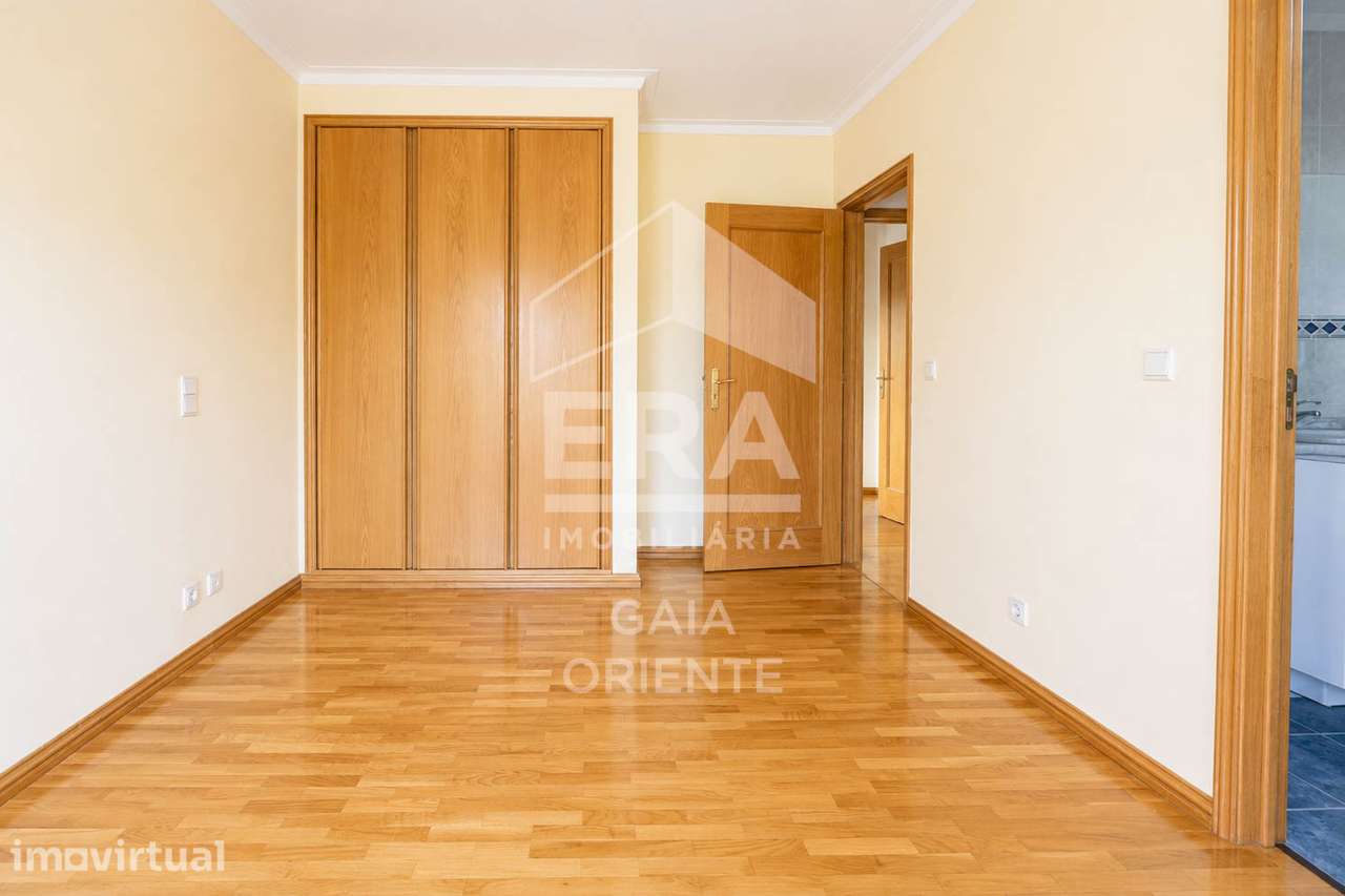 T2 em Condomínio Fechado com Box em Canelas - Grande imagem: 3/17