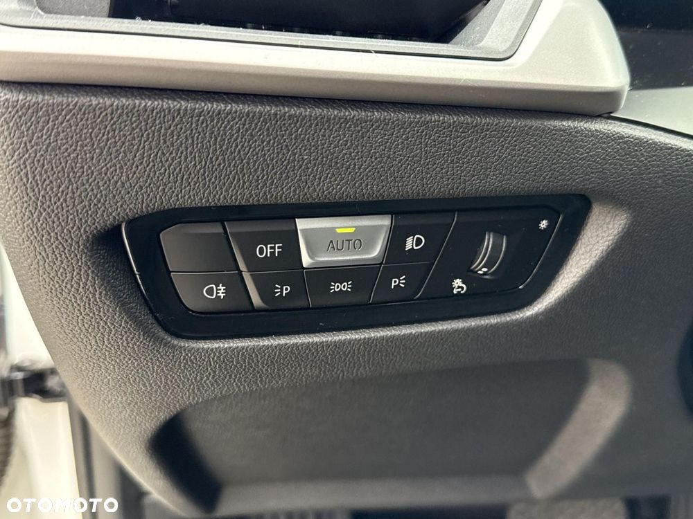 BMW Seria 3 318i Advantage - 18