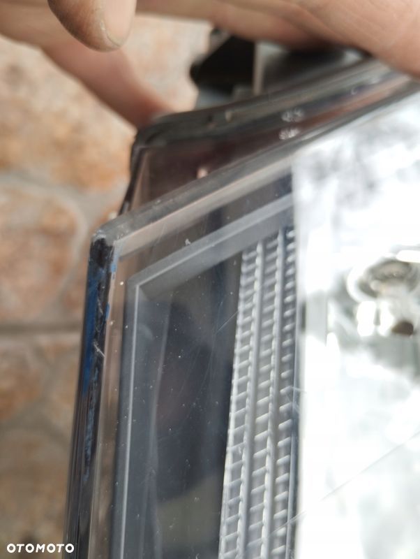 Lampa prawa ZWYKŁA Audi Q3 8U 8U0 8U0941004M - 3