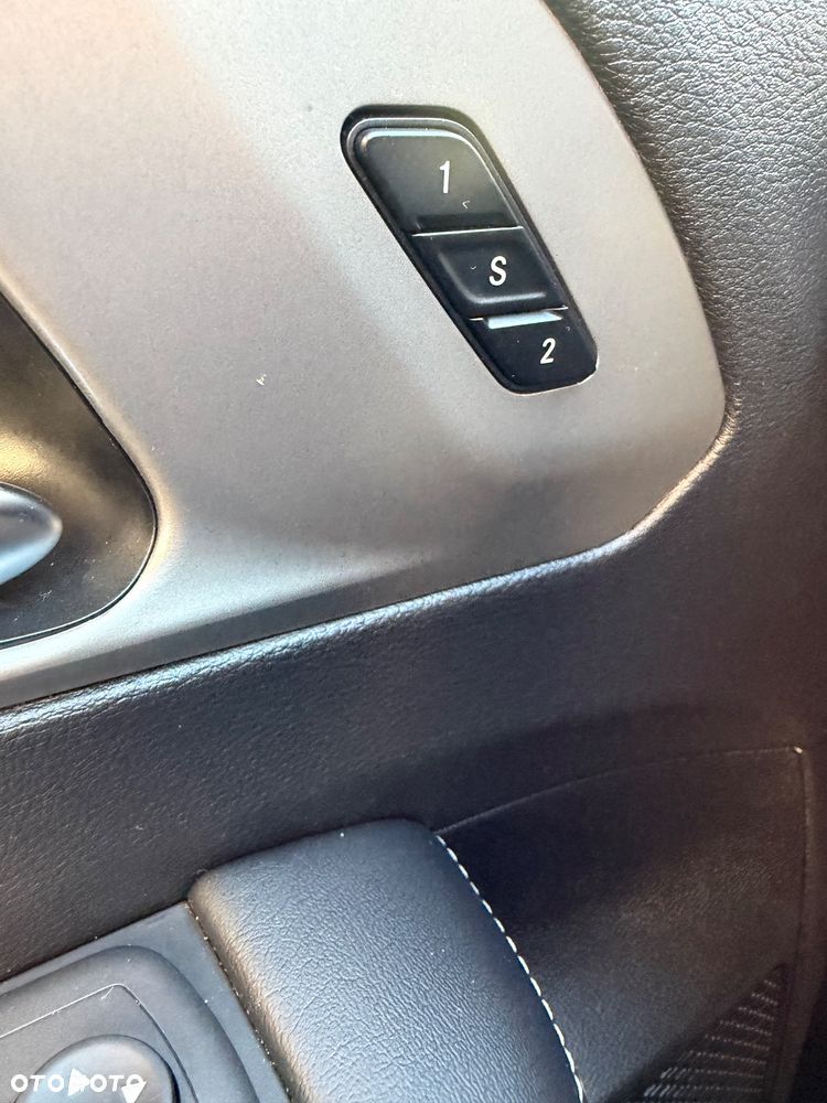 Chrysler Pacifica - 16