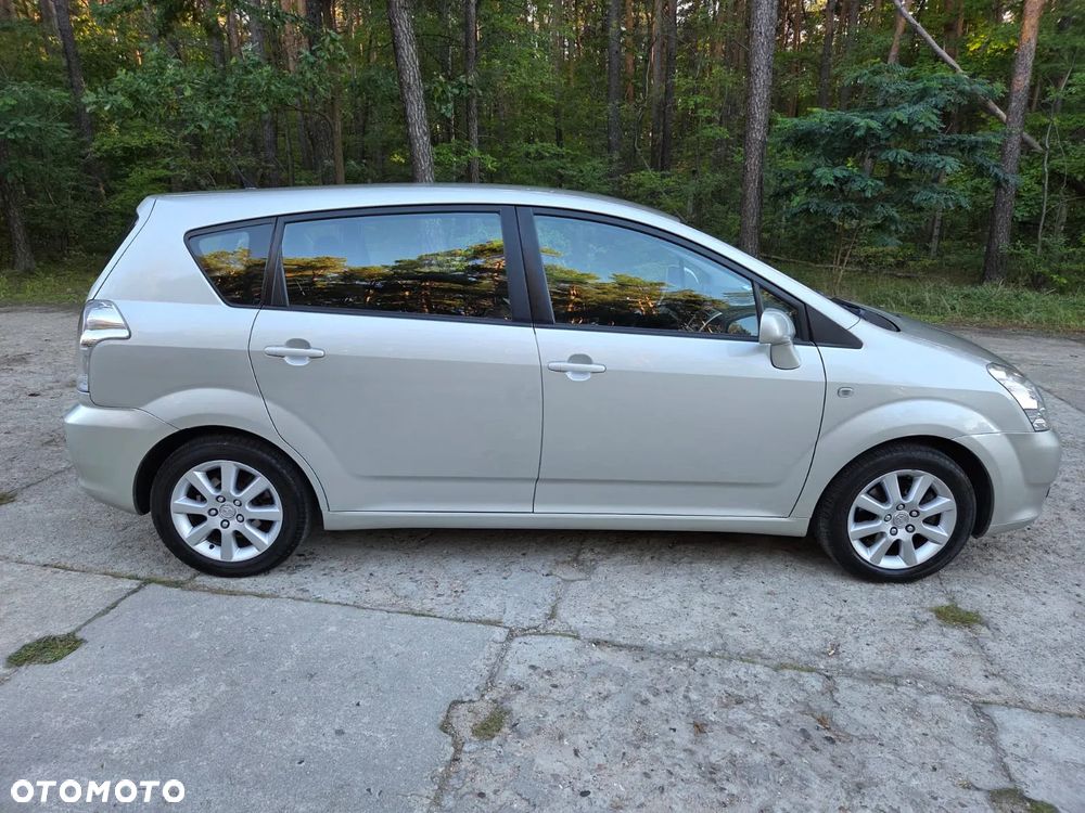 Toyota Corolla Verso - 3