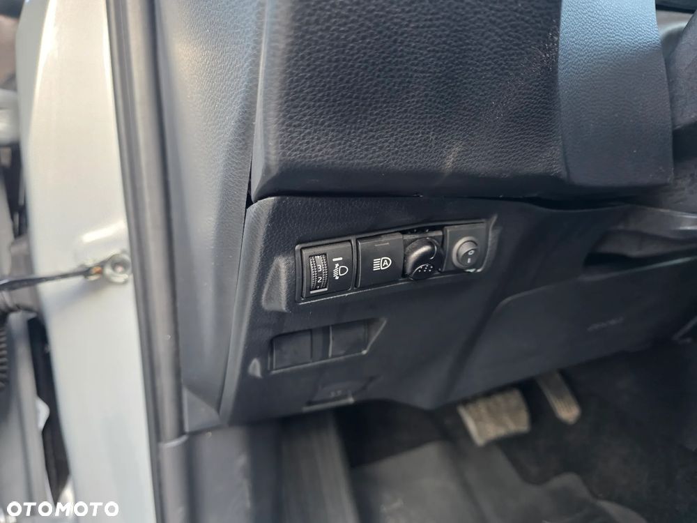 Toyota Corolla Cross 2.0 Hybrid Comfort - 12