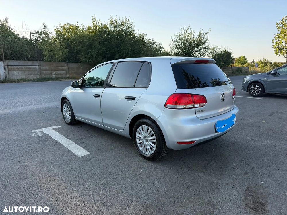 Volkswagen Golf - 6