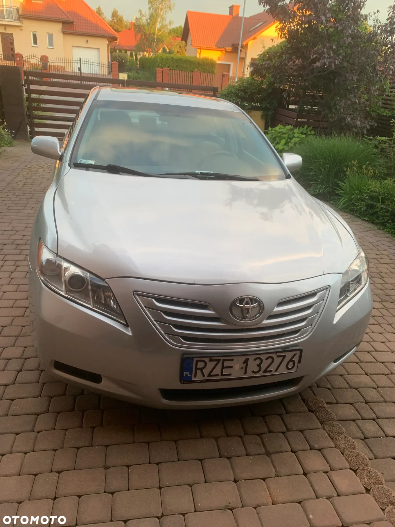 Toyota Camry 2.4 XLE - 12