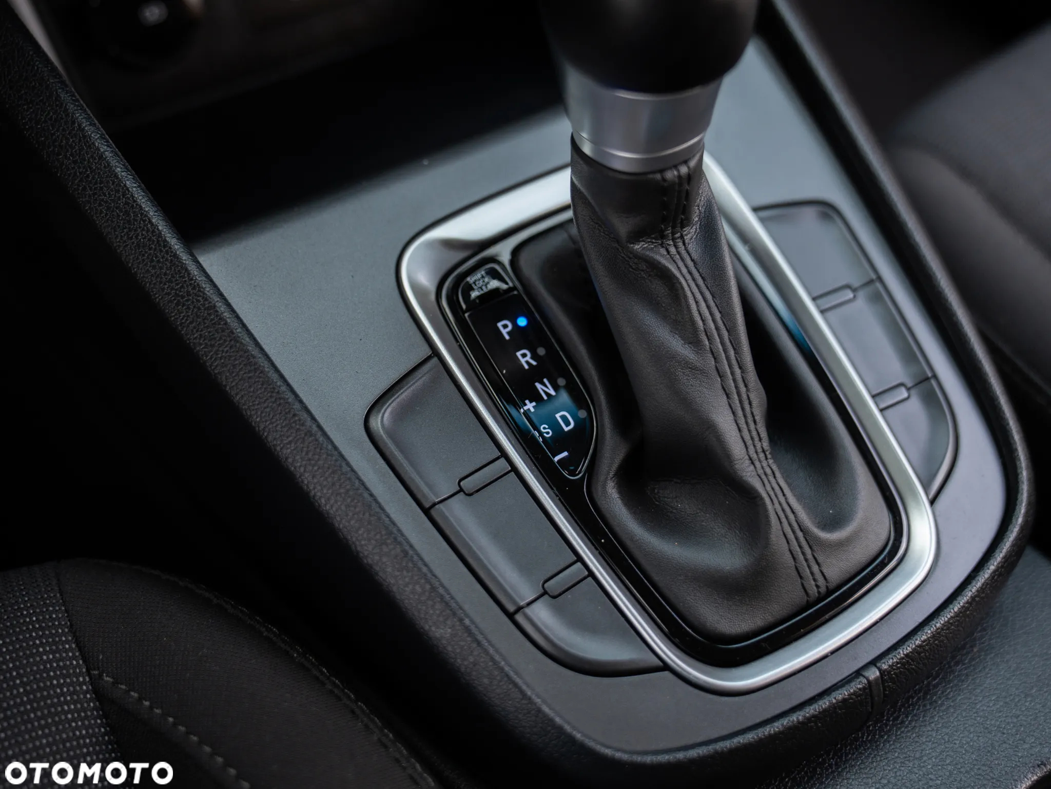 Hyundai Kona 1.6 GDI Hybrid Premium DCT - 35