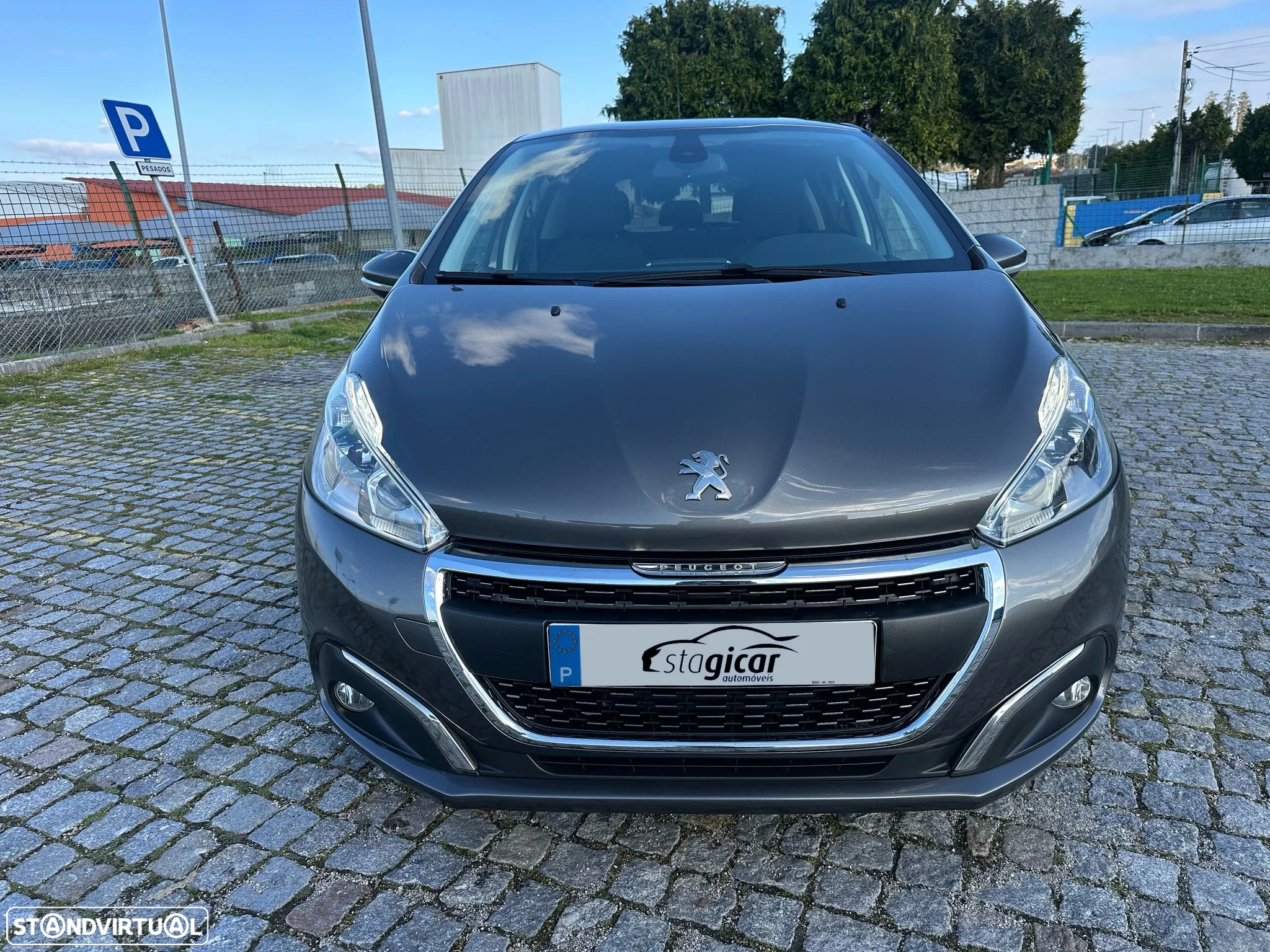 Peugeot 208 1.5 BlueHDi Signature - 4