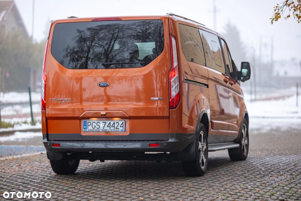 Ford Tourneo Custom 2.0 EcoBlue L1 Active - 11