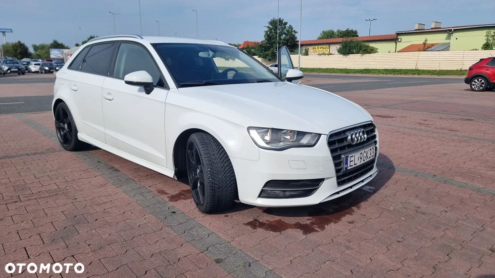 Audi A3 Sportback 1.6 TDI ultra Attraction - 11
