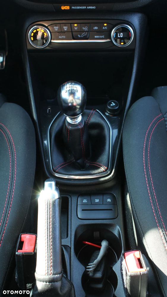 Ford Fiesta 1.0 EcoBoost STart-Stop ST-LINE - 25
