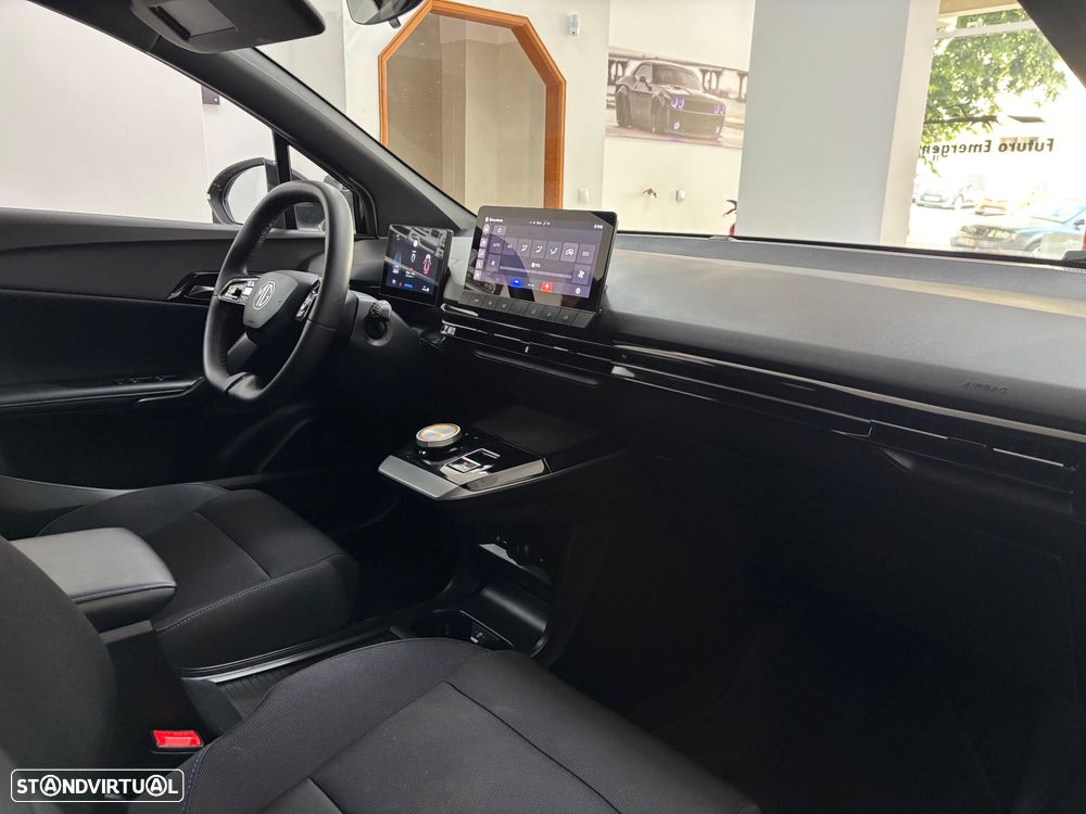 MG MG4 64 kWh Comfort - 11