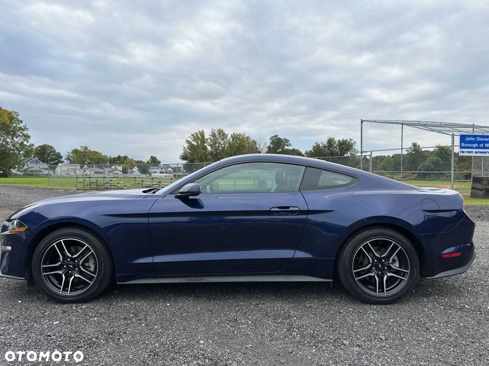 Ford Mustang - 6