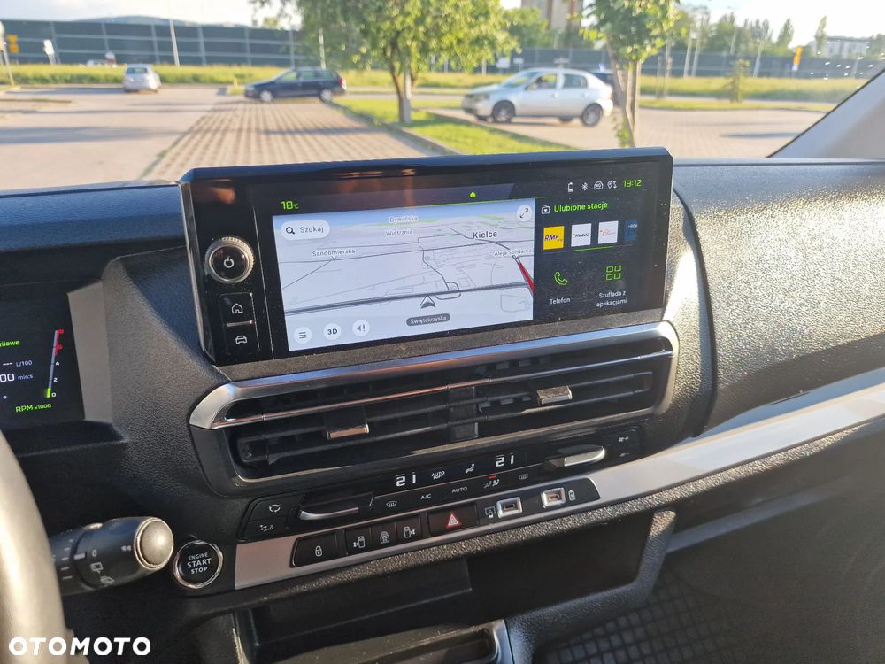 Peugeot Traveller 2.0 BlueHDi Long Business EAT8 - 11