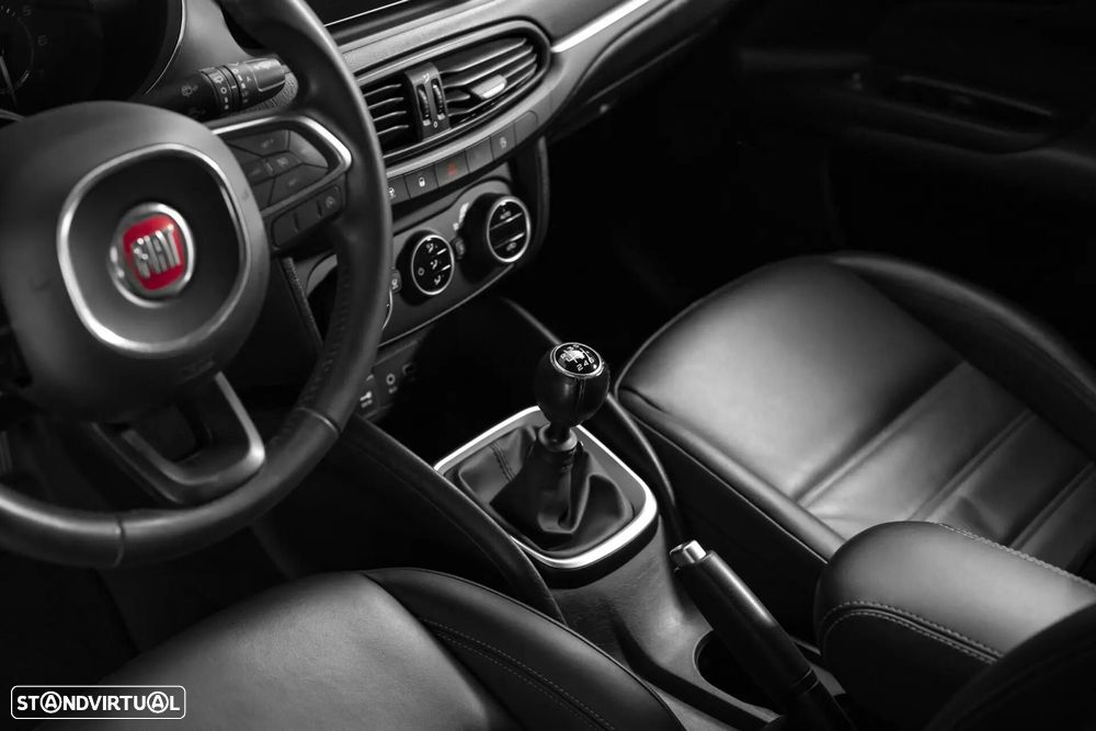 Fiat Tipo Station Wagon 1.6 M-Jet Lounge - 31