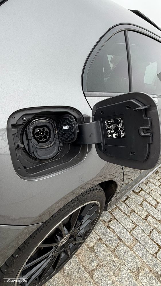 Mercedes-Benz A 250 e AMG Line - 8