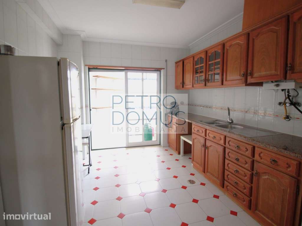 APARTAMENTO T3 JUNTO AO LICEU DE LEIRIA - Grande imagem: 3/16