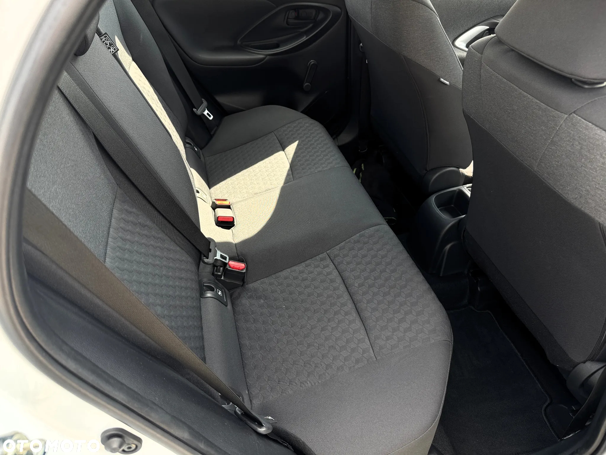 Toyota Yaris - 10