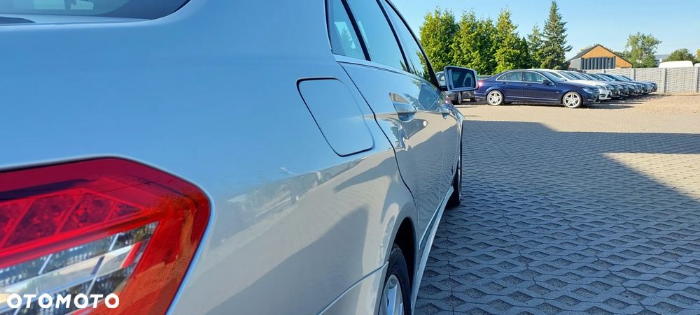 Mercedes-Benz Klasa E 200 CGI BlueEFFICIENCY 7G-TRONIC Avantgarde - 19