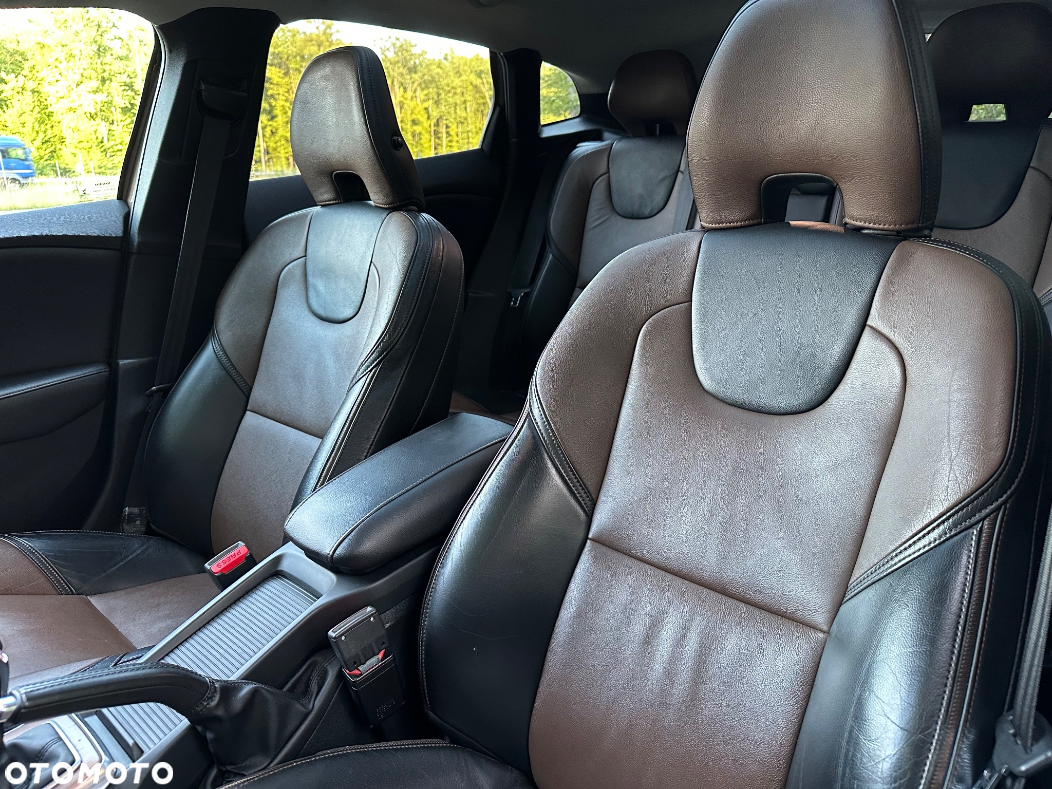 Volvo V40 Cross Country D2 Summum - 11